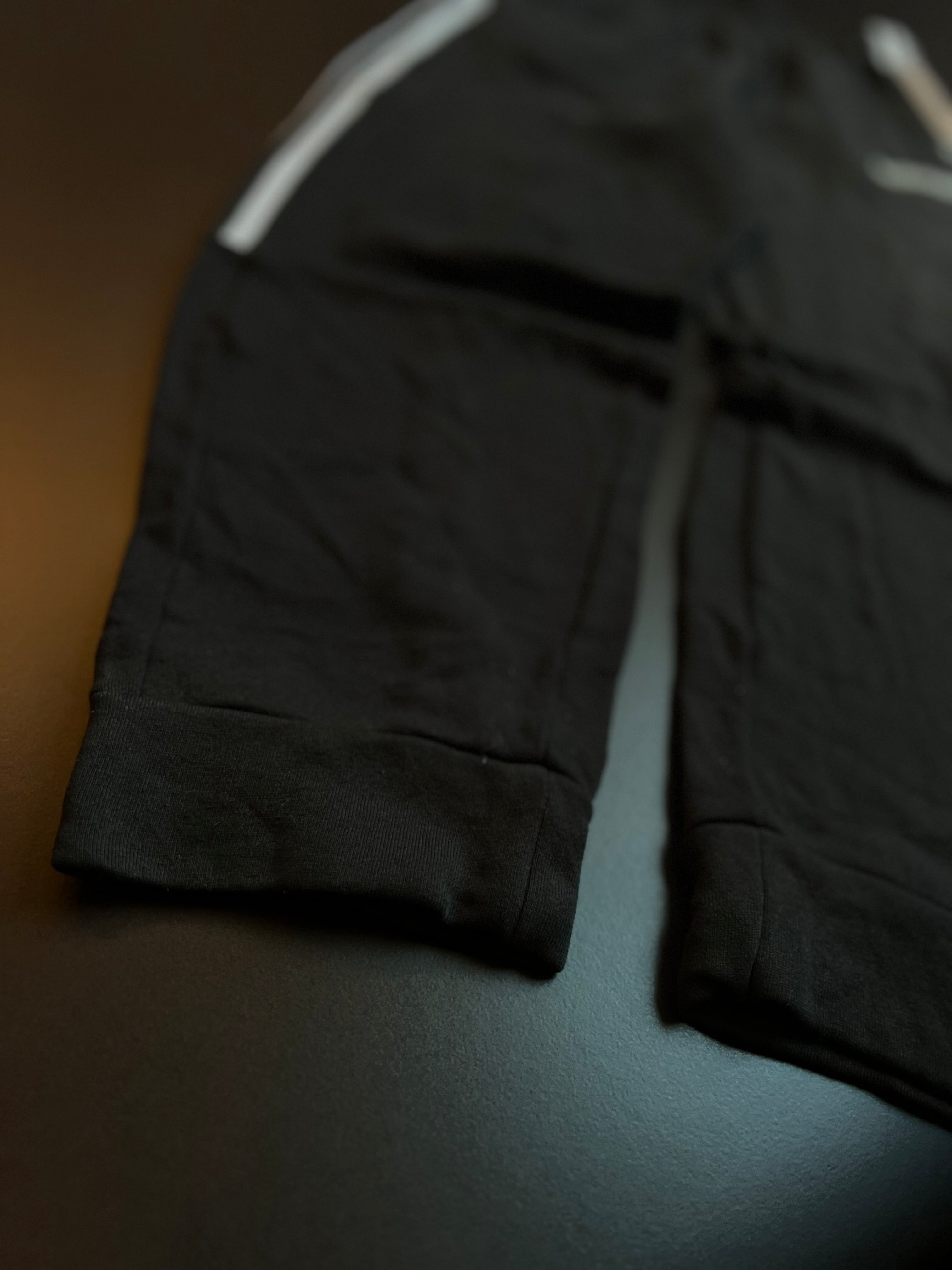 Adidas Vintage Joggers | Black | 3-Stripes | S | Asia/US