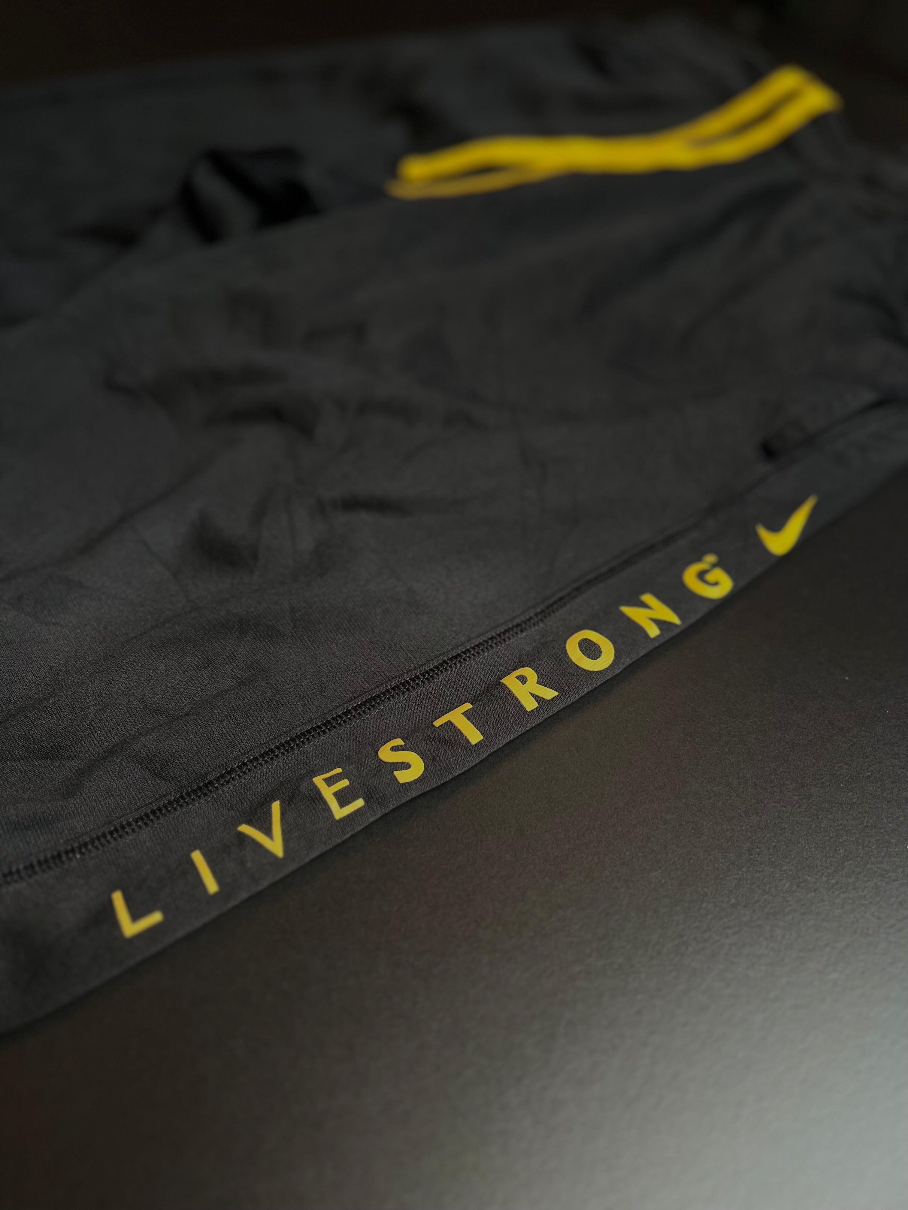 Nike LIVESTRONG Therma-Fit Joggers | Black | M / L | Rare Edition