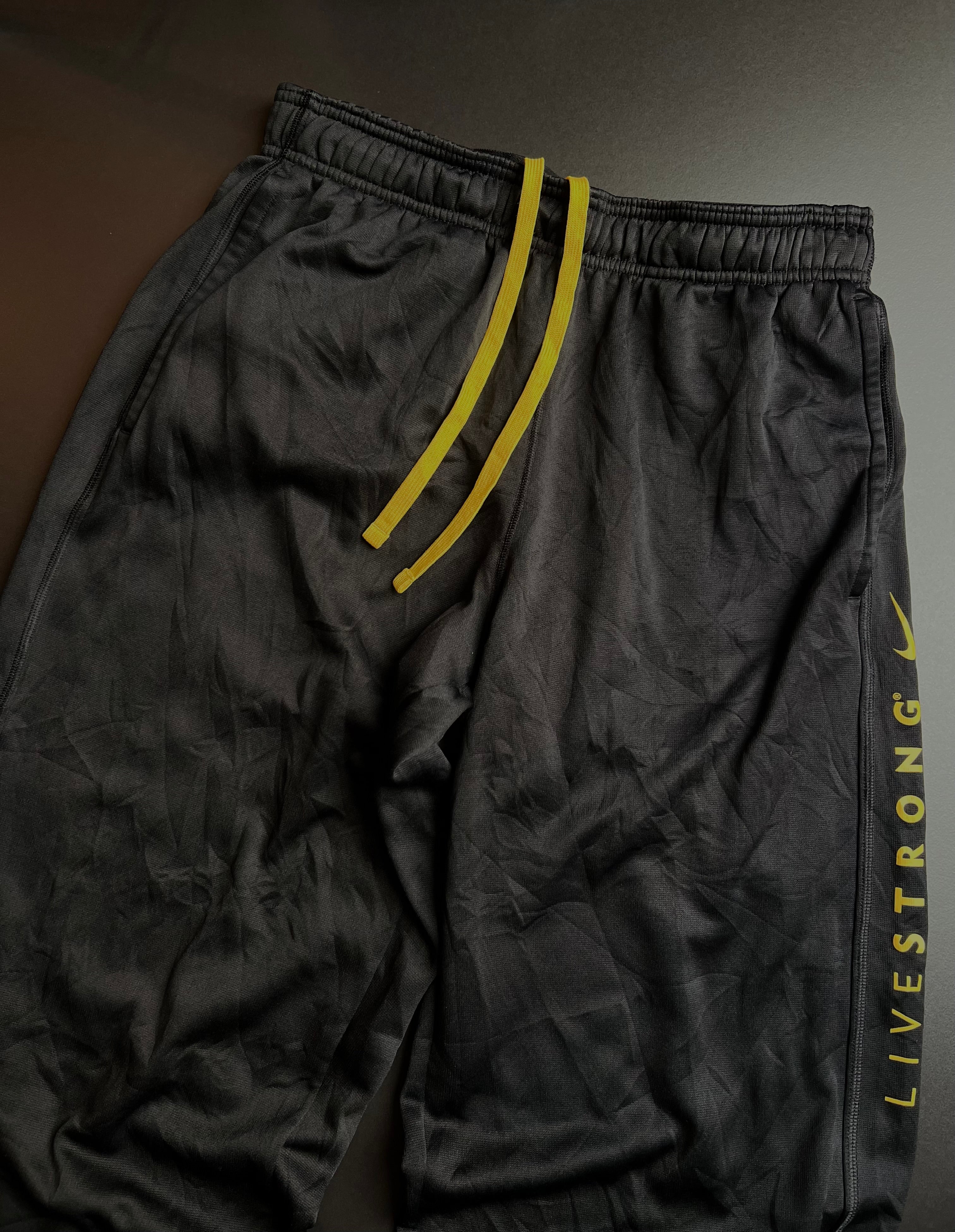 Nike LIVESTRONG Therma-Fit Joggers | Black | M / L | Rare Edition