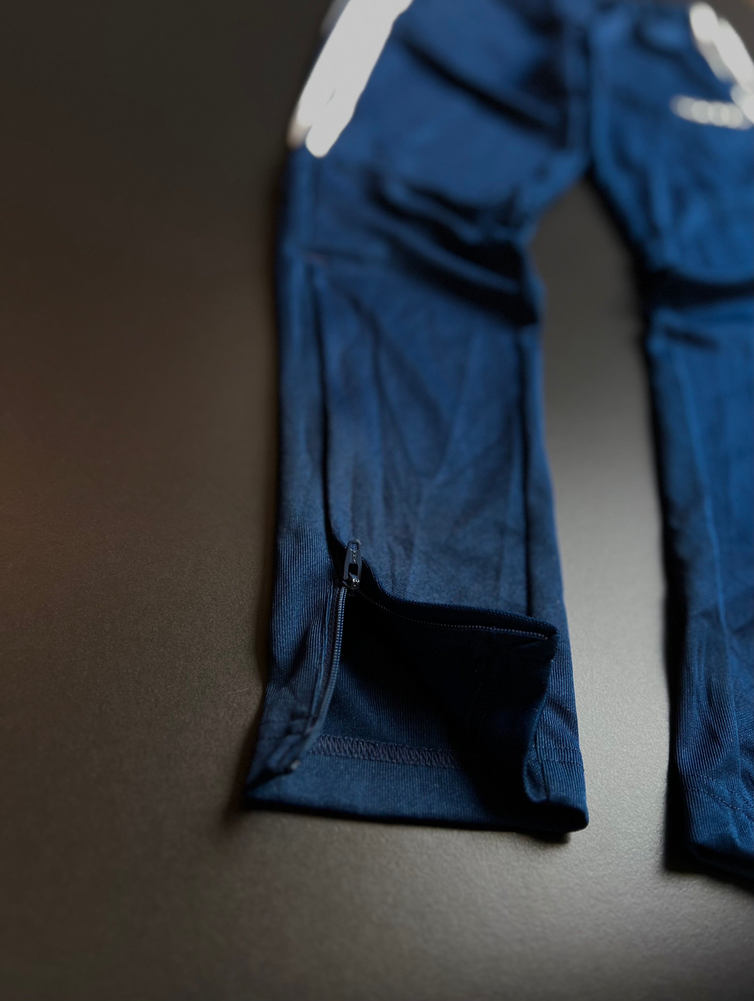 Adidas Vintage Joggers | Navy Blue | 3-Stripes | XS | Asia/US